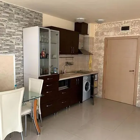 Прекрасни Апартаменти С Басейн, Близо До Морето Apartament
